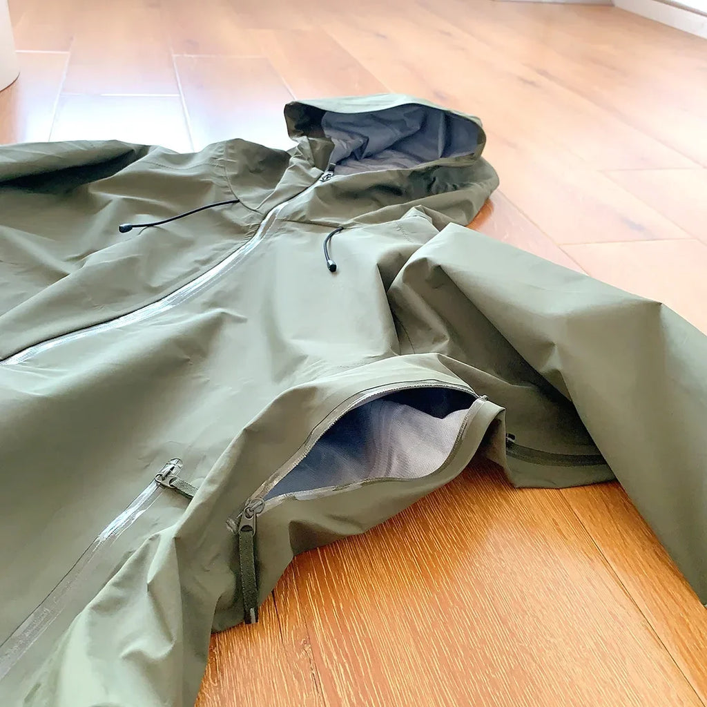 2026 New Storm Jacket Lovers Outdoor Sports Camping Mountain Skiing Trend Fashion British Wind Leisure Waterproof Storm Jacket