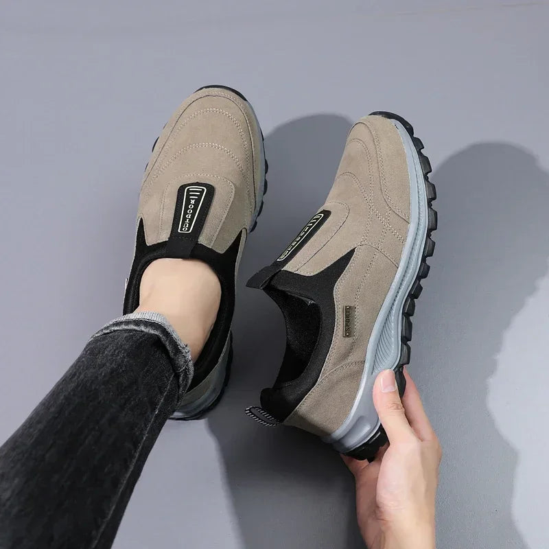 Outdoor Hiking Shoes Men Sneakers Slip on Casual Men Shoes Breathable Suede Leather Shoe Anti-skid Walking Shoes Footwear