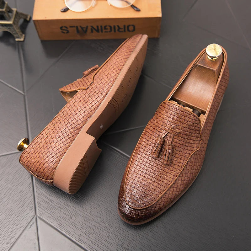 Men leather pointed casual loafers retro braid business shoes Korean fashion tide