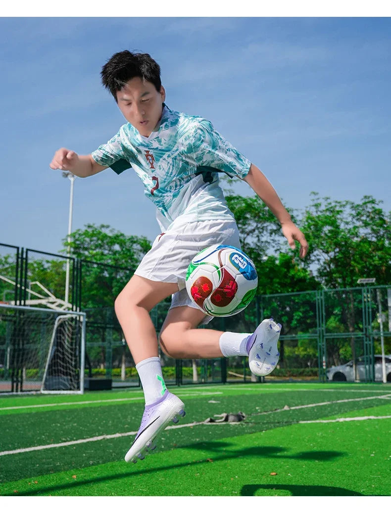 New Men Soccer Shoes Futsal Cleats Ultralight Hot Sale Football Boots Unisex High-quality Women Professional TF/FG Sneakers