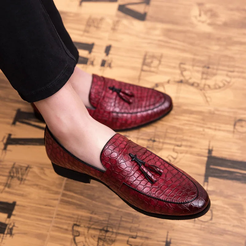 Men’s Soft Leather Pointed Business Loafers – Lightweight Non Slip Casual Moccasins in Black, Brown, Red