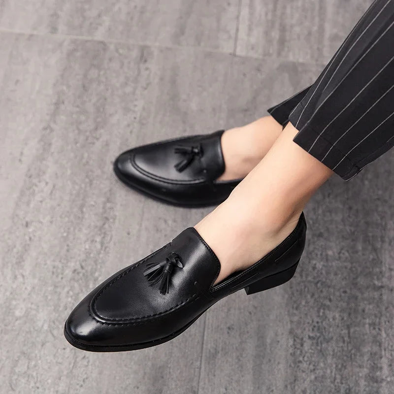 2025 New Men Leather Shoes Pointed Toe Formal Dress Shoes Slip On Men Loafer Tassel Shoe Zapatos Hombre