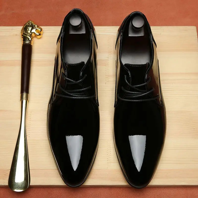 Black Pointed Toe Bright Upper Dress Shoes Man Elegant and Classic Leather Not Casual Office Business 39 Social Shoe for Men