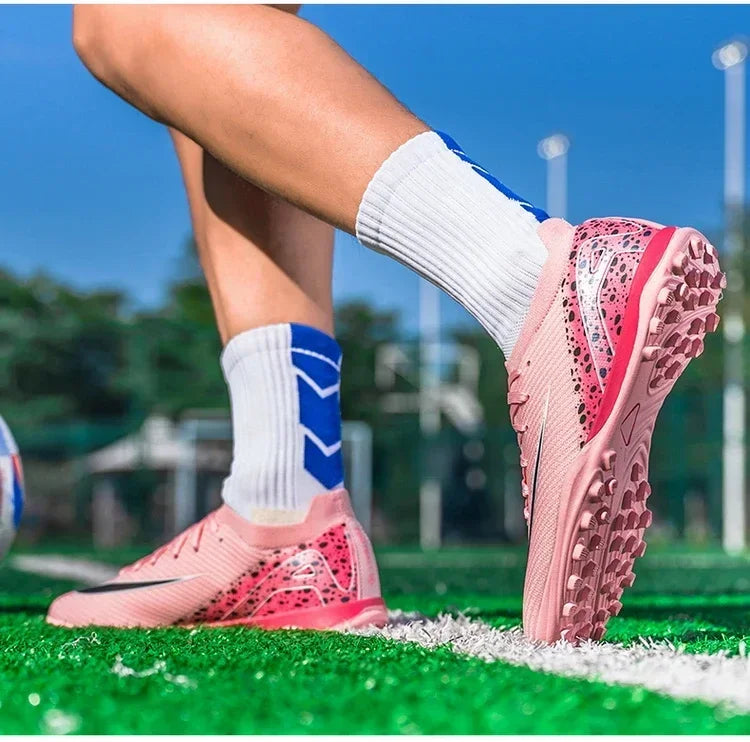New Men Soccer Shoes Professional Football Boots Grass Outdoor Sport Non-Slip Training Shoes Match Sneakers Ultralight Unisex