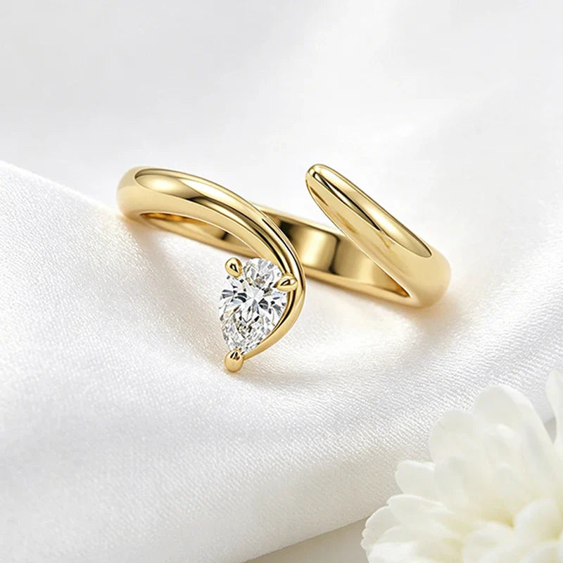 D VVS1 Pear Cut 0.5CT Moissanite Rings for Women Elegant Wedding Proposal Band S925 Sterling Silver Plated 18K Jewelry