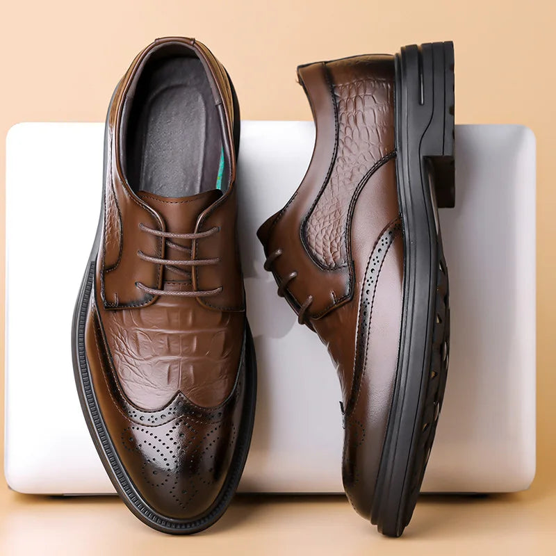 Korean Solid Color Cow Leather Shoes for Men Spring Summer New Lace Designer Brogue Shoes Man Fashion Business Casual Shoe Male