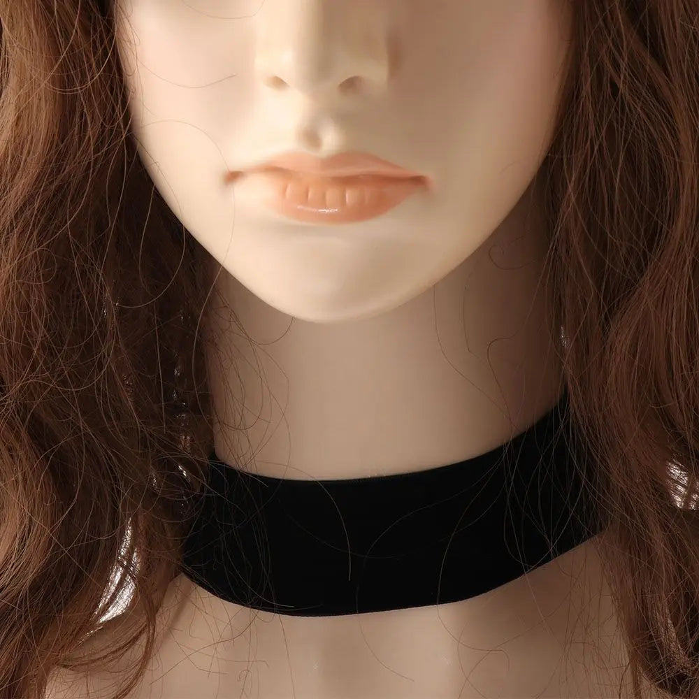 1PC New Fashion Adjustable Black Velvet Choker Wide Band Necklace Ribbon 90s Retro Vintage Gothic Goth Women Necklace