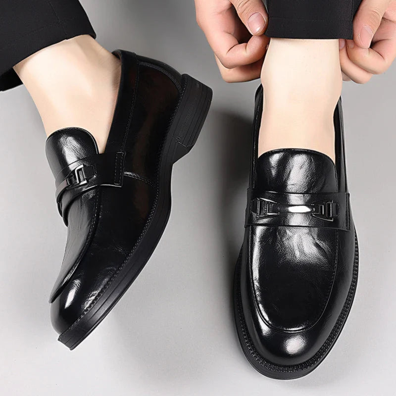 Men's Casual Leather Shoes 2026 New Spring Season Loafers for Men with Slip-On Flats British Style Men Walking Shoes Moccasins