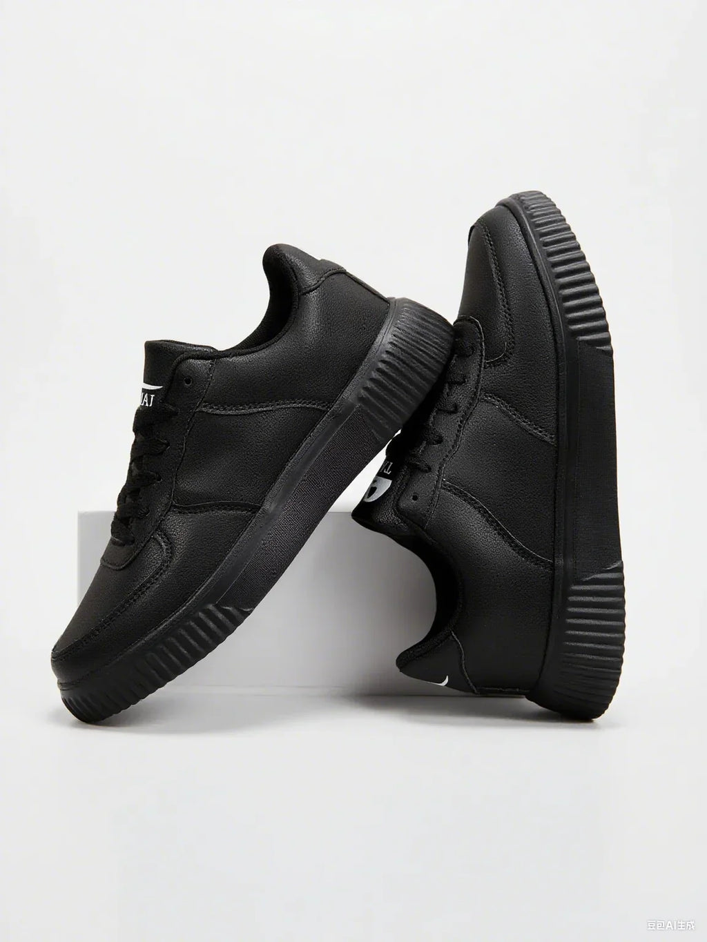 Fashion Leather Men White Sneakers Breathable Comfort Classic Casual Shoes Mens Women Outdoor Walking Shoes Couple Footwear Size
