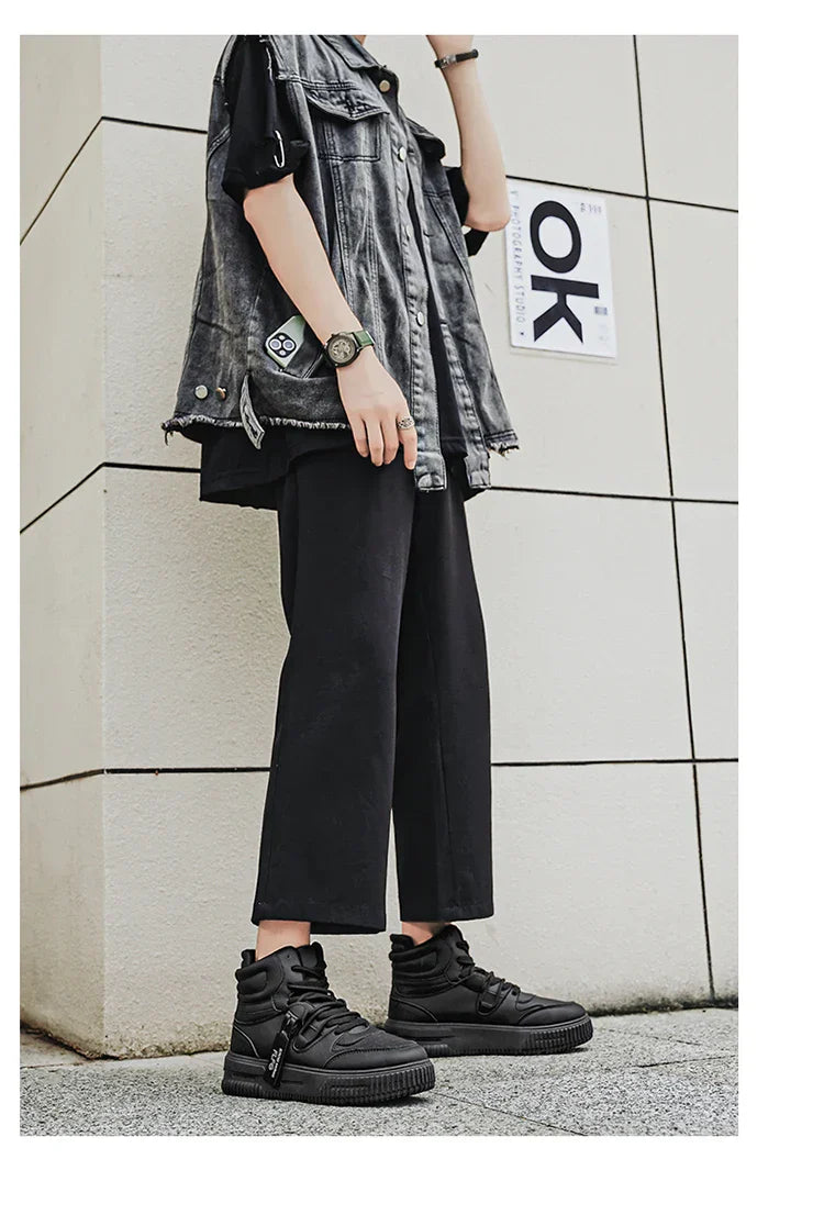 New Fashion Casual Sneakers High Top Skateboard Shoes Student Boots Men and Women Trend Wear Resistant Two-color Couples