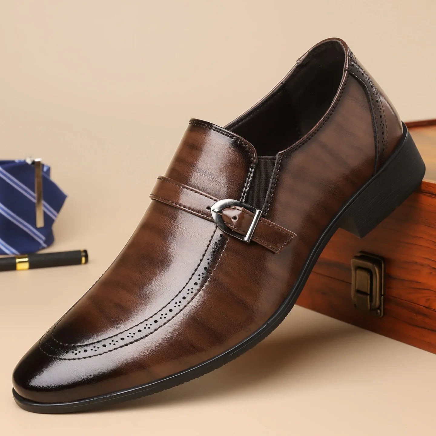 Spring Autumn New Pointed Leather Shoes for Men Solid Color Business Casual Shoes Male Fashion Designer Dress Shoe Man