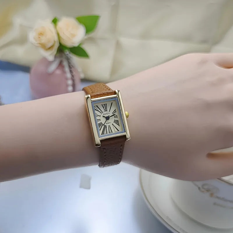 Fashion Women Quartz Wristwatches Simple Leather Strap Roman Dial Women's Watch Luxury Girl Gift Watches Hot Sale Reloj Mujer