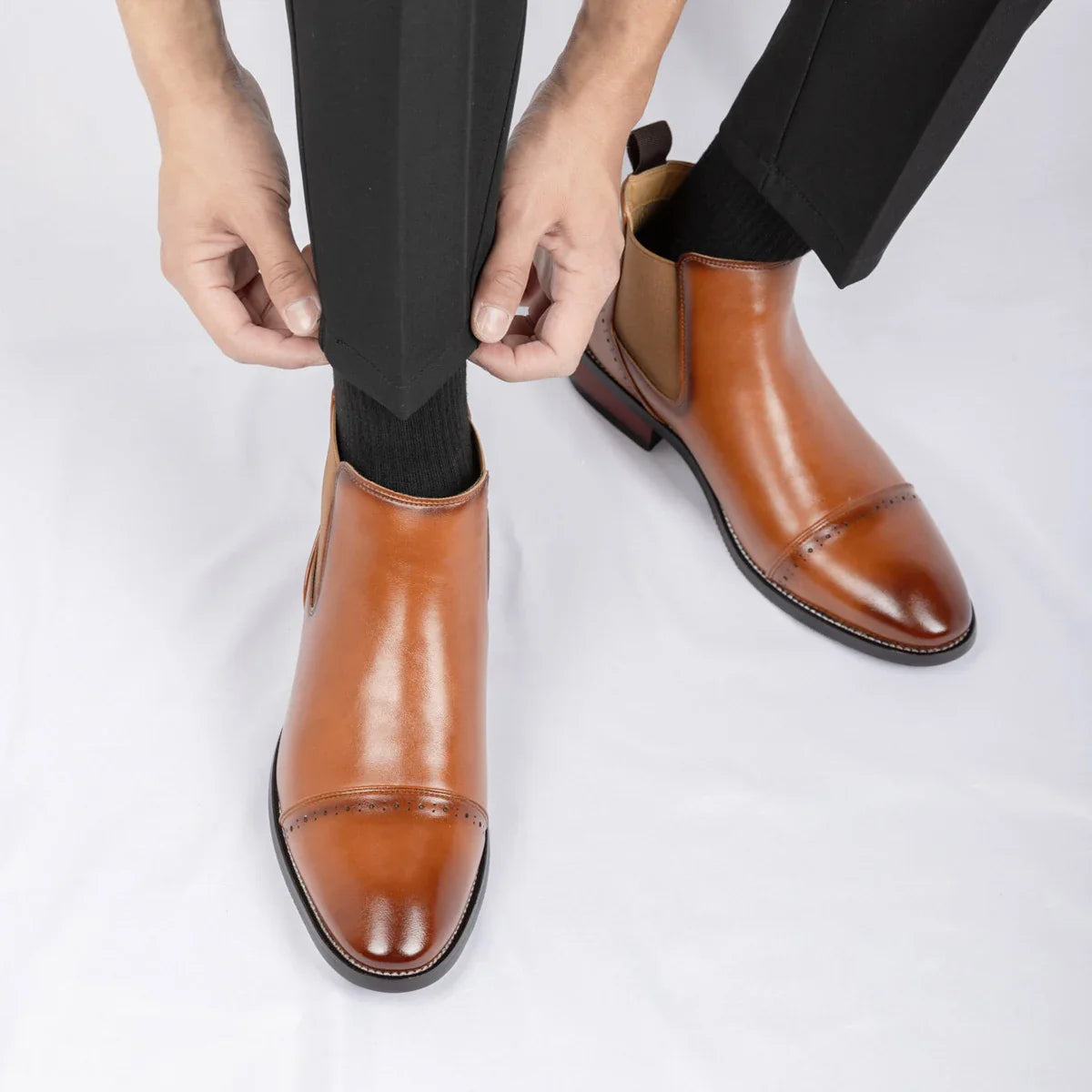 2025 Retro Men's Solid Color Pointed Business  Boot  Comfortable Wedding  Party Shoe Breathable  And  Anti-Slip Ankle Boots
