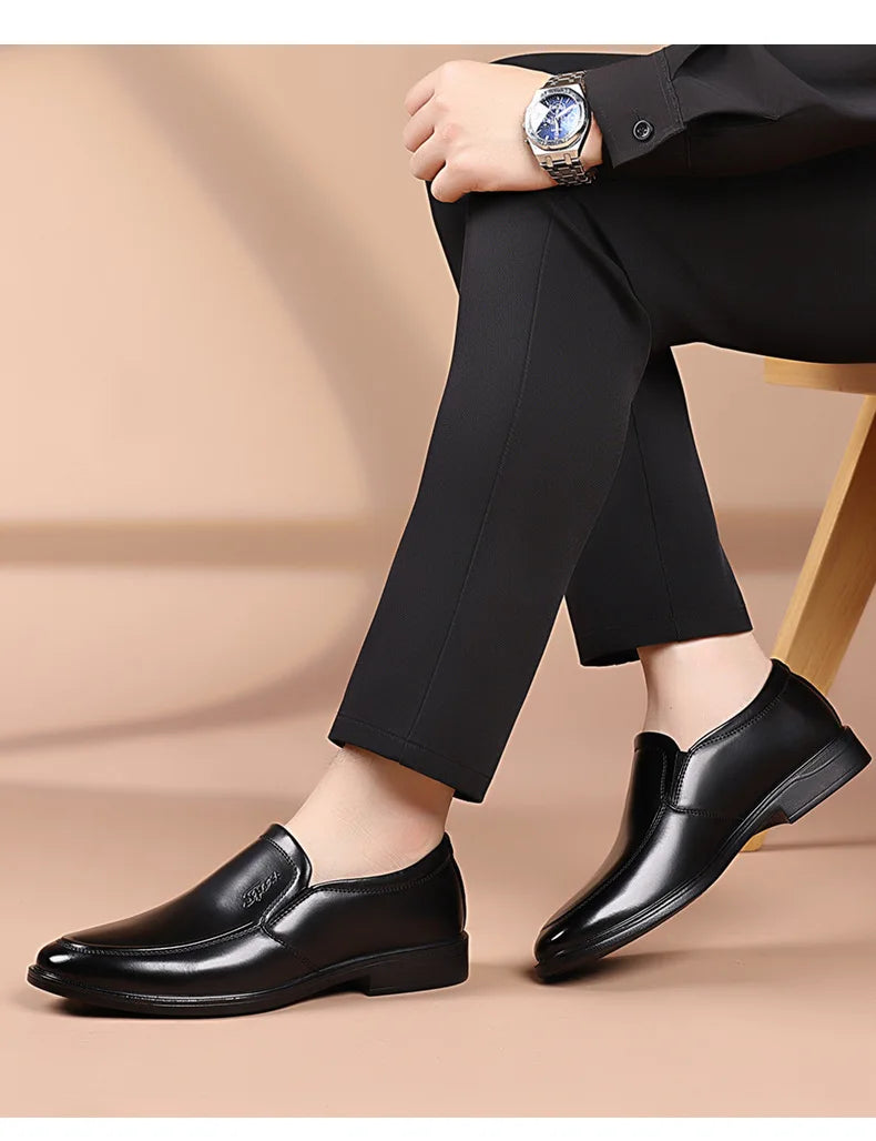 New Designer Soft Leather Shoes for Men Solid Color Fashion Business Casual Shoes Male Spring Autumn New Dress Shoe Man