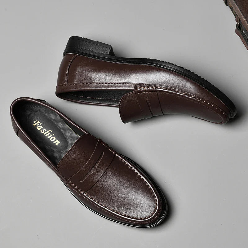 New Luxury Slip on Dress Shoes Men Italian Comfortable Loafer for Men Outdoor Mens Slip on Flats Classic Men Shoes for Wedding