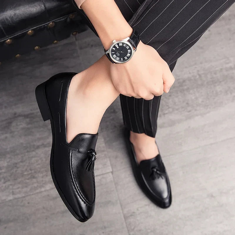2025 New Men Leather Shoes Pointed Toe Formal Dress Shoes Slip On Men Loafer Tassel Shoe Zapatos Hombre