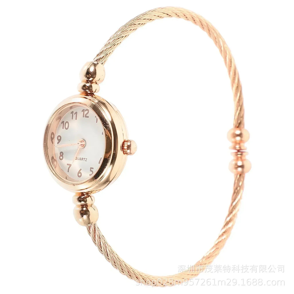 Fashion Women's Wristwatch Gold Bracelet Small Dial Elegant Watch New Cute Women Steel Bracelet Watch Quartz Wristwatch