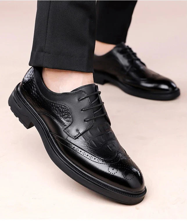 Korean Solid Color Cow Leather Shoes for Men Spring Summer New Lace Designer Brogue Shoes Man Fashion Business Casual Shoe Male