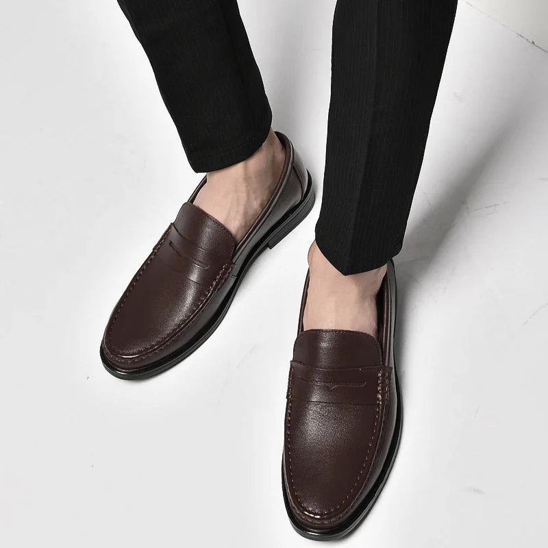 New Luxury Slip on Dress Shoes Men Italian Comfortable Loafer for Men Outdoor Mens Slip on Flats Classic Men Shoes for Wedding