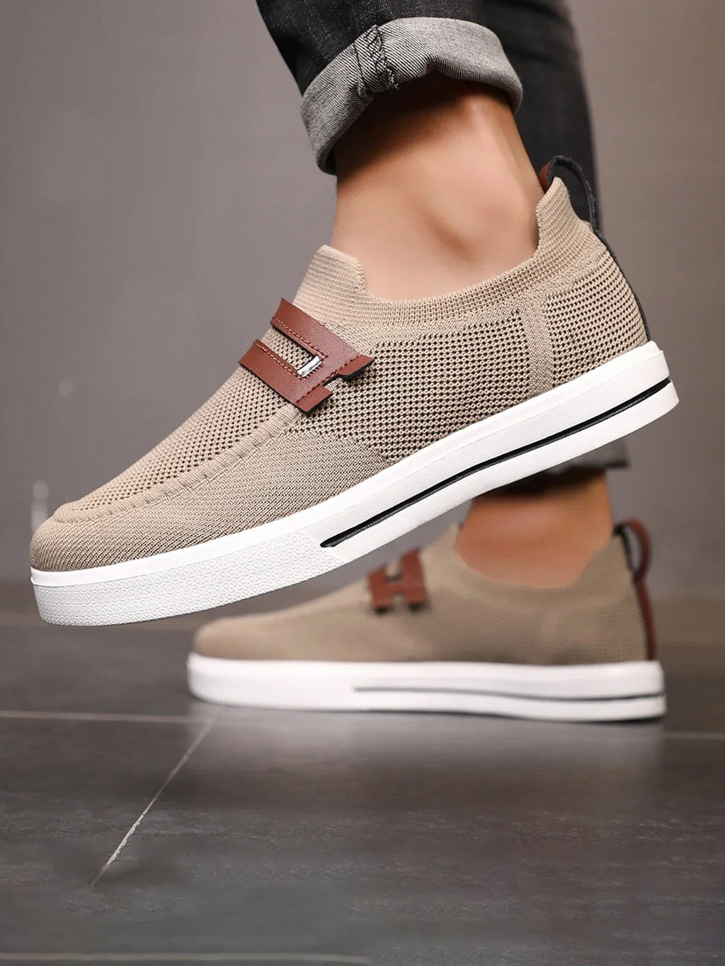 New Men Sports Shoes Mesh Breathable Casual Shoes Outdoor EVA Soft-Soled Walking Shoes Lightweight Comfortable Men Sports Shoes