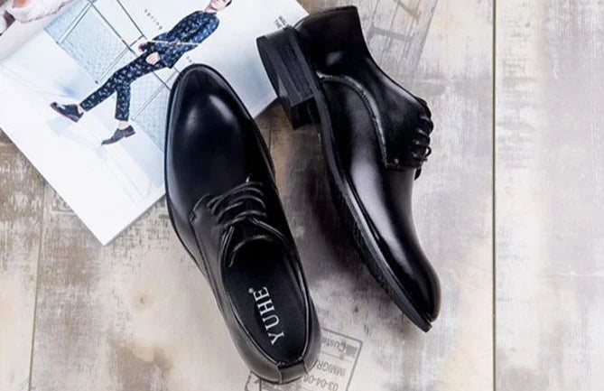 Men's Korean Style Business Casual Leather Shoes with Invisible Height Increase Versatile Pointed Toe British Style Trendy Shoes