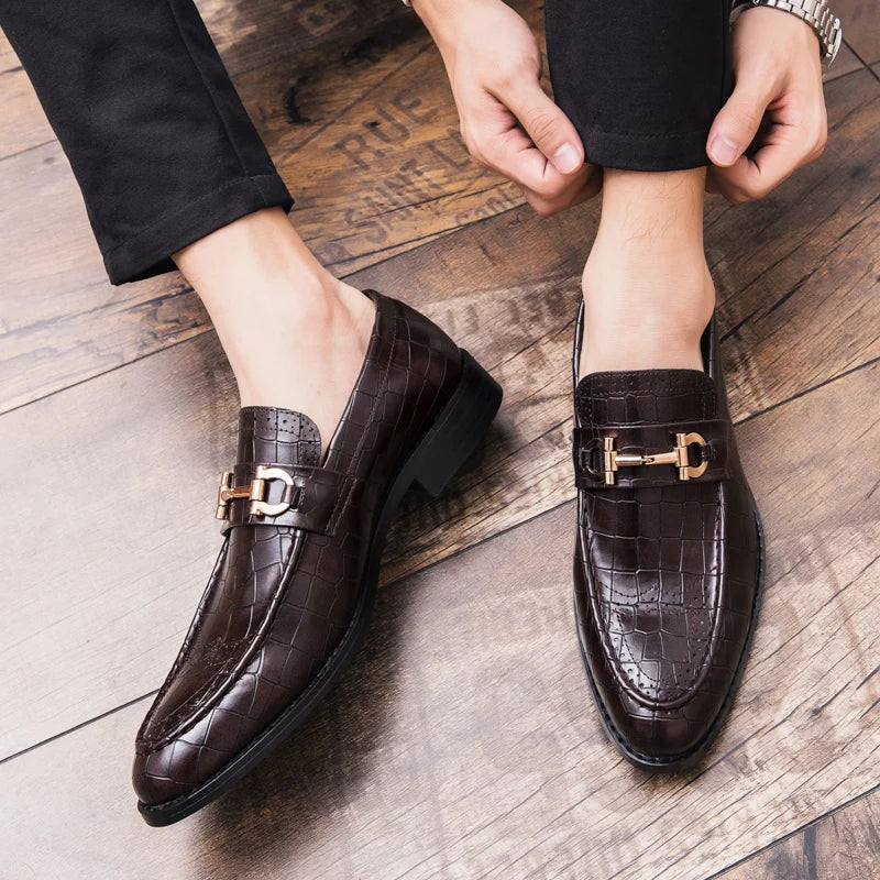 Designer Metal Buckle Loafers Men's Business Dress Fashion Casual Black Patent Leather Pointed-Toe Shoes Men's Loafers Slip-On