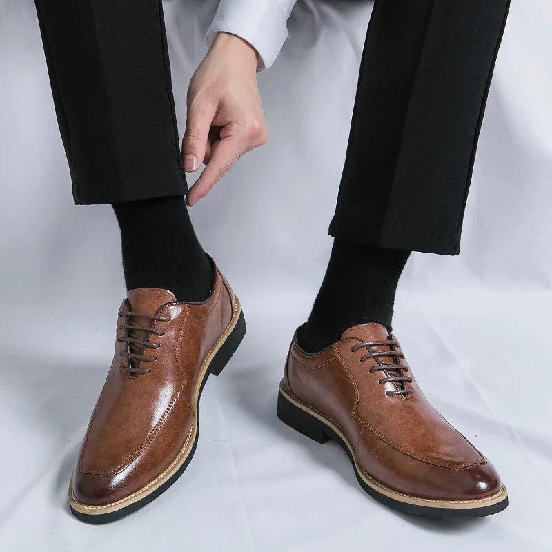 Hot Selling Pointed Dress Shoes Europe America Casual Versatile Men's Low Top Shoes High-end Banquet Office Men's Business Shoes
