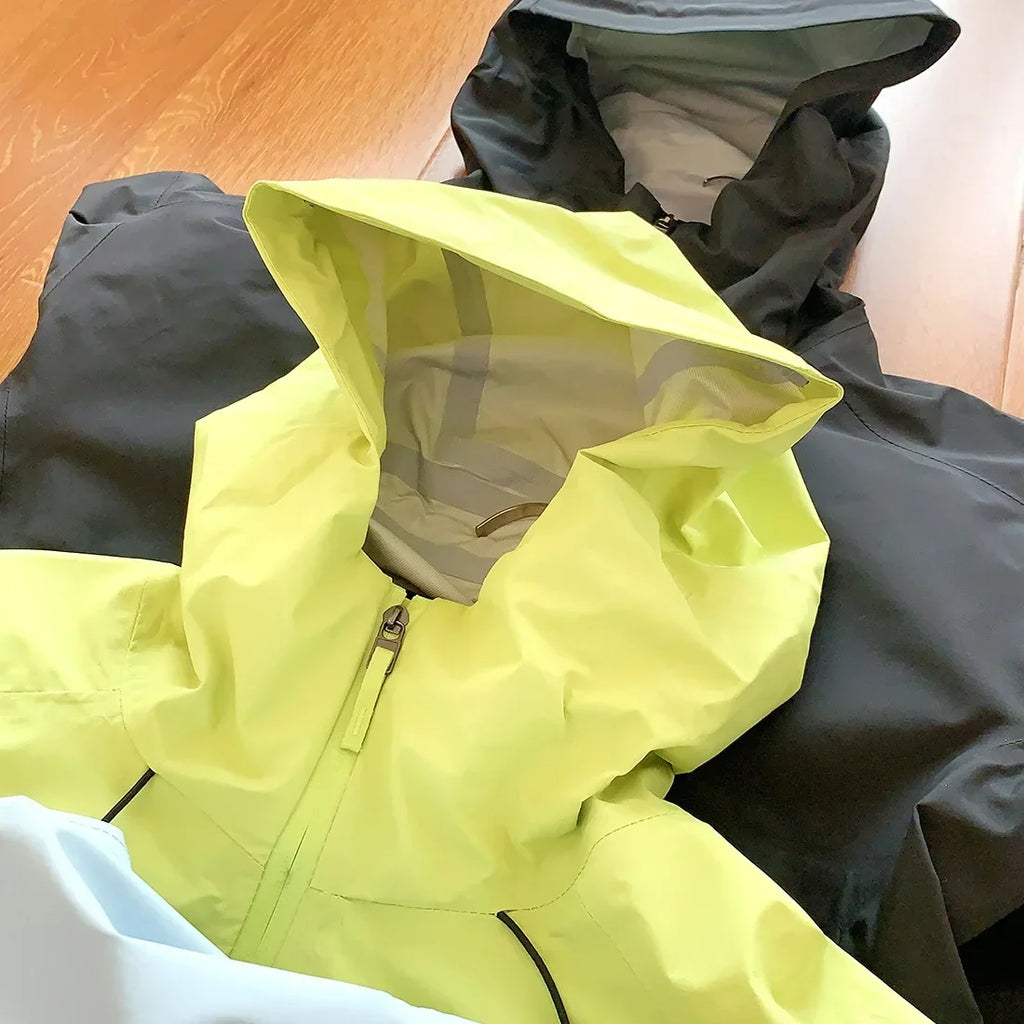 2026 New Storm Jacket Lovers Outdoor Sports Camping Mountain Skiing Trend Fashion British Wind Leisure Waterproof Storm Jacket