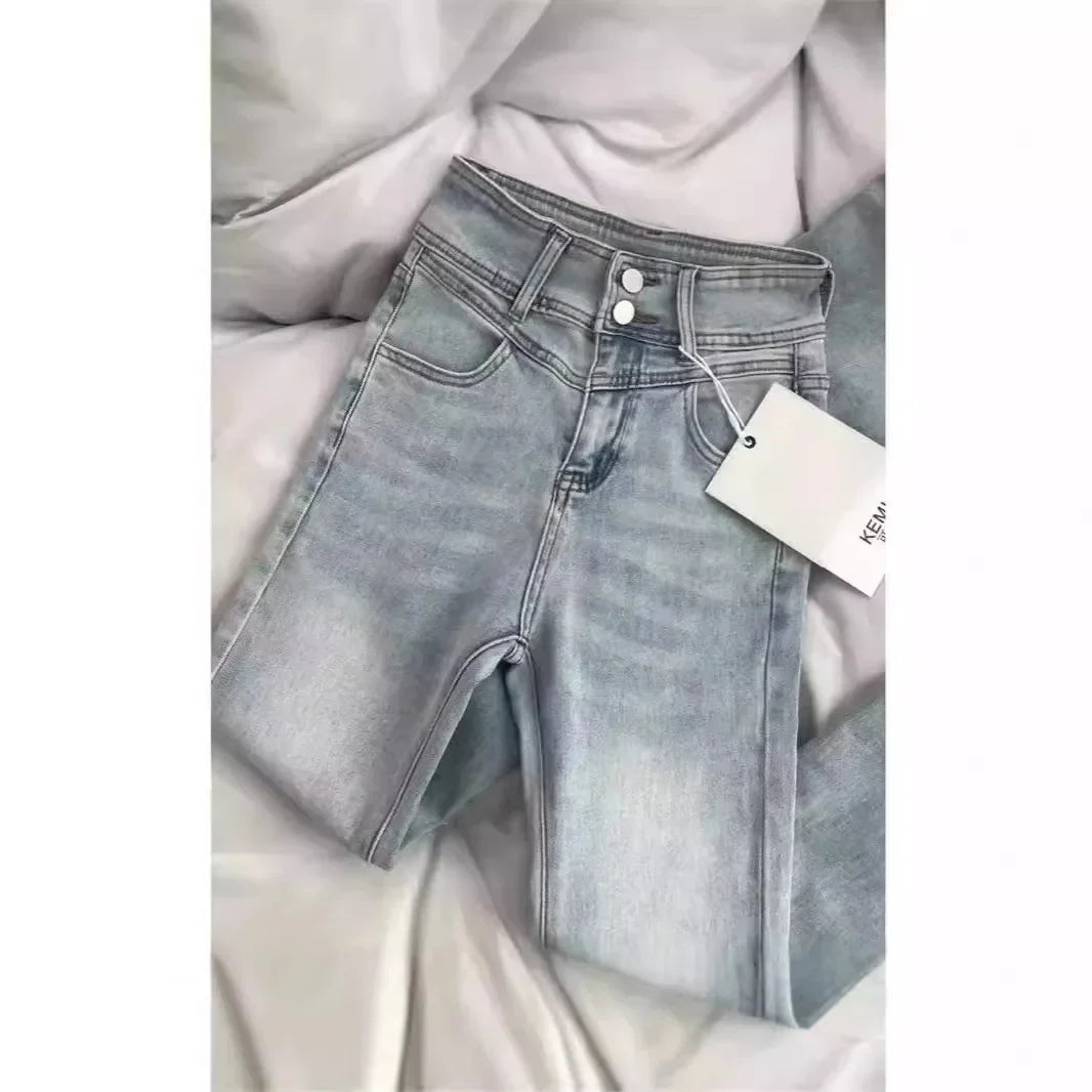 جينز دنيم بقصة سليم بقصة أرجل واسعة وخصر عالي مستوحاة من الطراز القديم للنساء