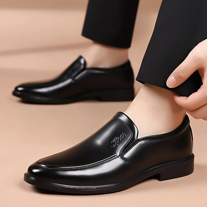 New Designer Soft Leather Shoes for Men Solid Color Fashion Business Casual Shoes Male Spring Autumn New Dress Shoe Man