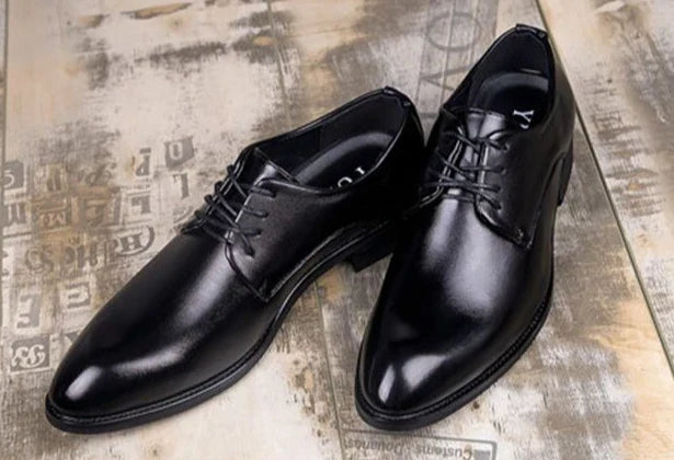 Men's Korean Style Business Casual Leather Shoes with Invisible Height Increase Versatile Pointed Toe British Style Trendy Shoes