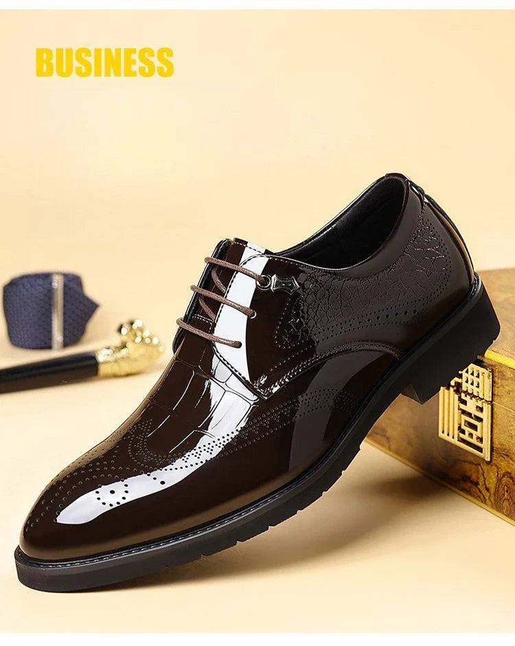Lace Designer Fashion Business Casual Shoes for Men Spring Summer New Patent Leather Shoes Male Solid Color Wedding Shoe Man