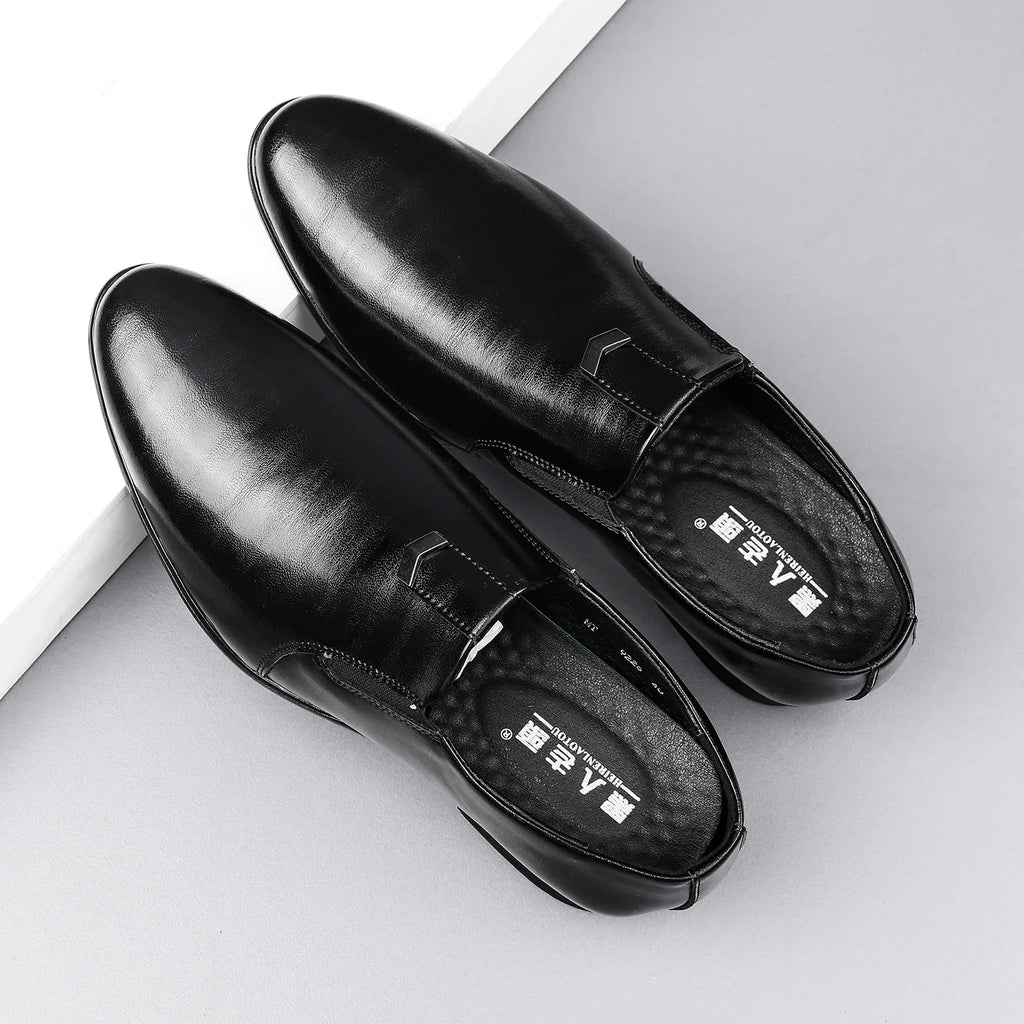 2026 Spring Autumn Business Leather Shoes for Men Black Fashion Casual Shoes Loafers Male New Designer Retro Dress Shoes Man