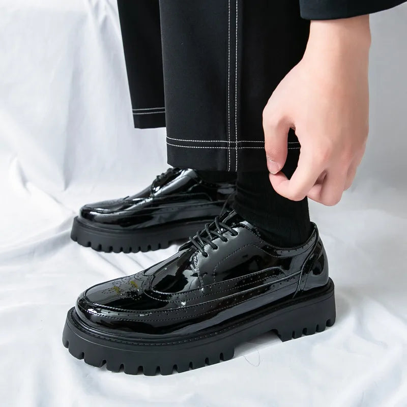 2025 White Derby Shoes for Men Platform Shiny Dress Shoes Men Big Size 46 Lace-up Brogue Shoes Man Leather Shoes zapatos hombre