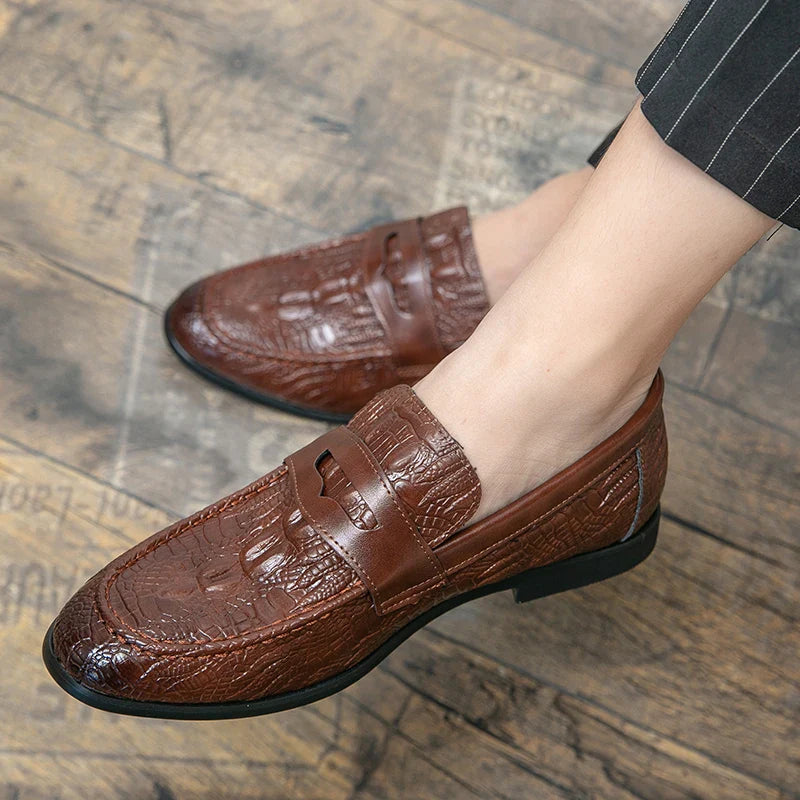 2025 new men black slip-on leather shoes, 47 soft non-slip business leather shoes, spring moccasin social flat formal shoes 48