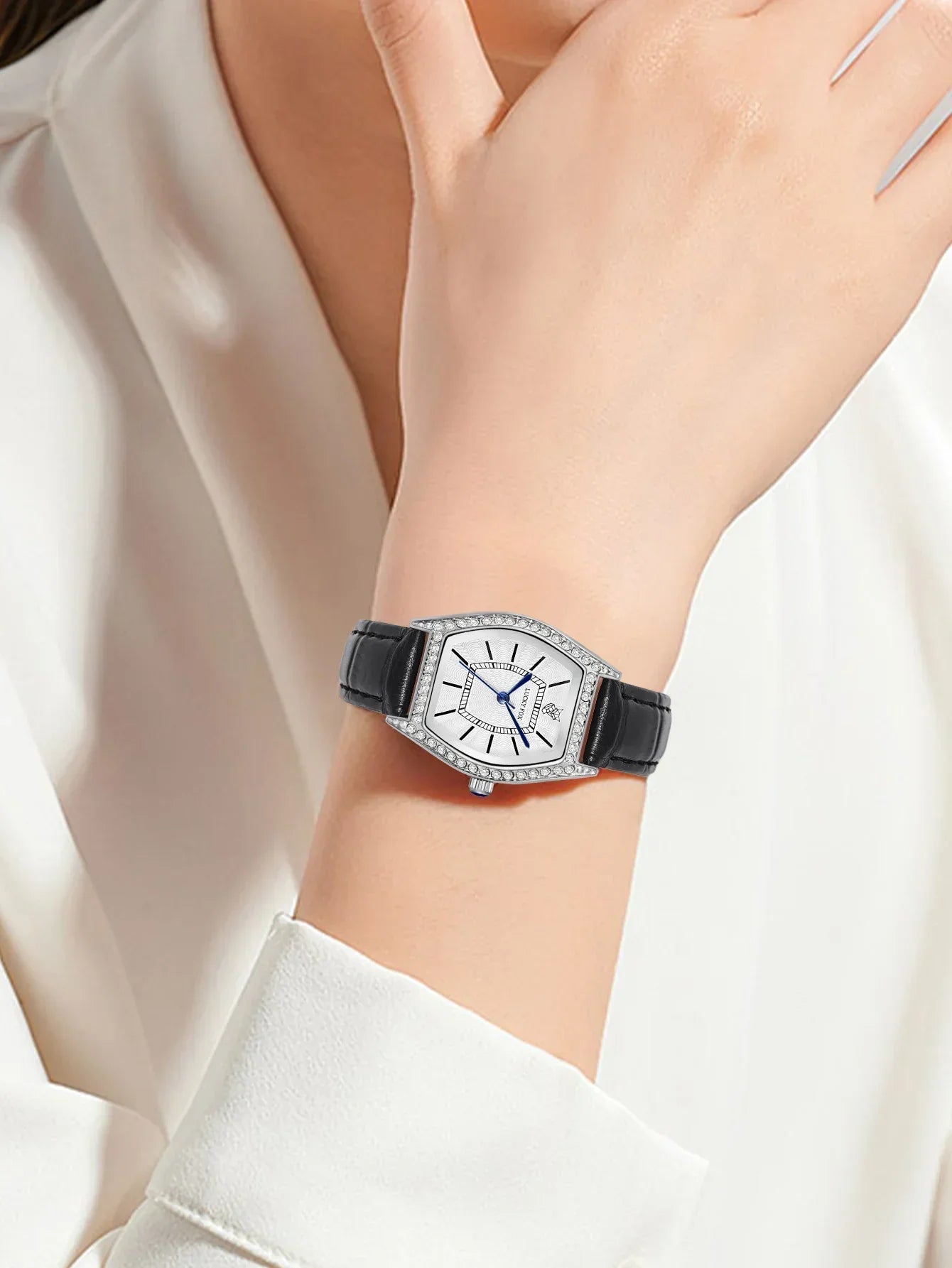 Retro ladies quartz watch barrel-shaped diamond luxury ladies wristwatch fashion watch as a gift
