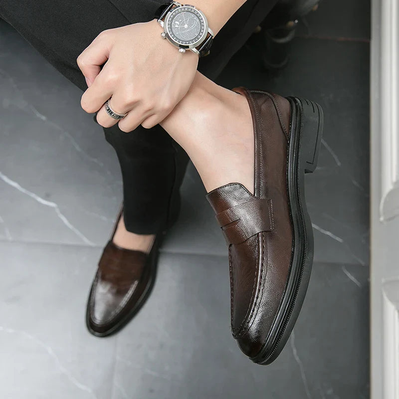 Men's Classic Leather Casual Shoes With Anti-Slip Thick Sole  Outdoor Walking Shoe  Pointed  Toe Comfortable And Durable Loafers