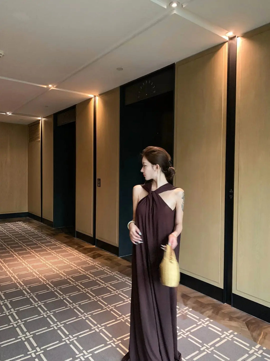 French Temperament Coffee Color Sleeveless Hanging Neck Dress For Women In The Summer Of 2026, New Slim And Flowing Long Dress