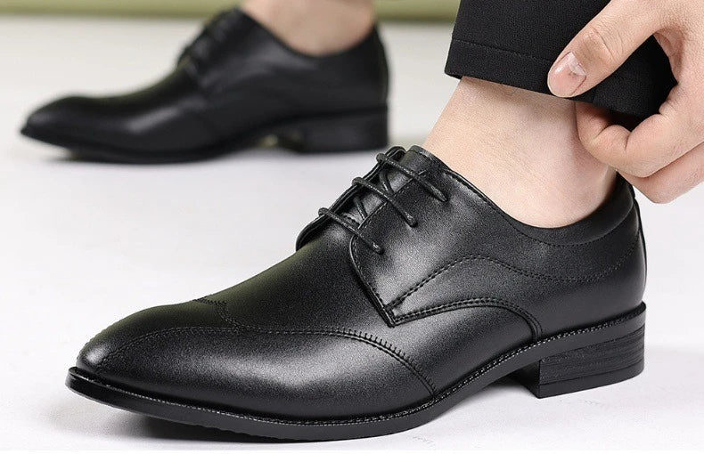 Spring Autumn New Dress Shoes for Man Solid Color Business Fashion Casual Leather Shoes Male Cusp Lace Designer Wedding Shoe Man