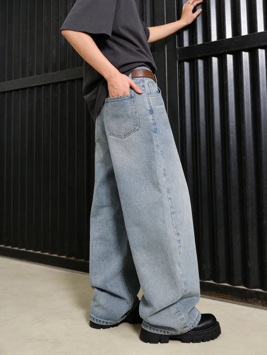 Men's Original Blue Baggy Jeans Light Retro For Dating Y2K Drip Casual Wear No accessories or belts included