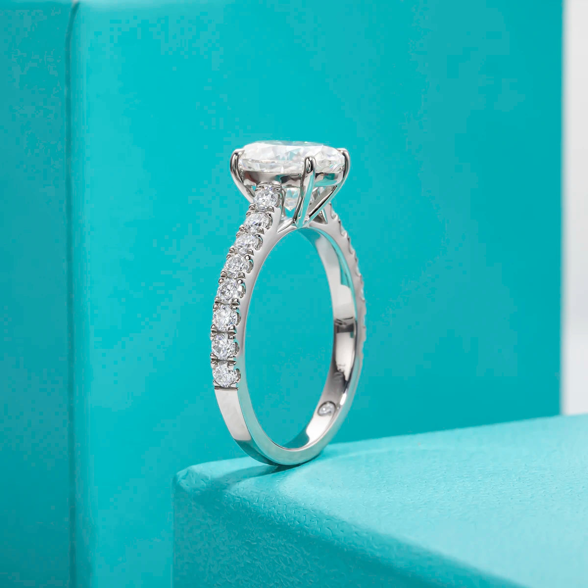 2 Carat Oval Cut D Color Moissanite Ring 18K Gold Plated 925 Sterling Silver Engagement Wedding Rings Wholesale