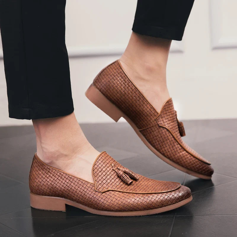 Men leather pointed casual loafers retro braid business shoes Korean fashion tide