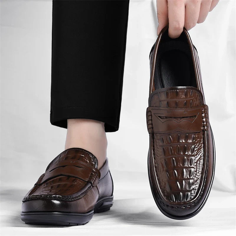 Mens Leather Mens Loafers Non Slip Walking Flats Breathable Driving Shoes Outdoor Slip on Casual Shoes Man Work Office Sneakers