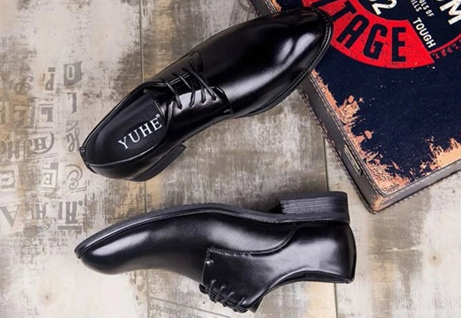 Men's Korean Style Business Casual Leather Shoes with Invisible Height Increase Versatile Pointed Toe British Style Trendy Shoes