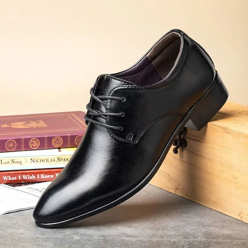 Men's Red Patent Leather Wedding Groomsmen Shoes Low Block Heel Business Formal Dress Shoes Trendy Casual Footwear