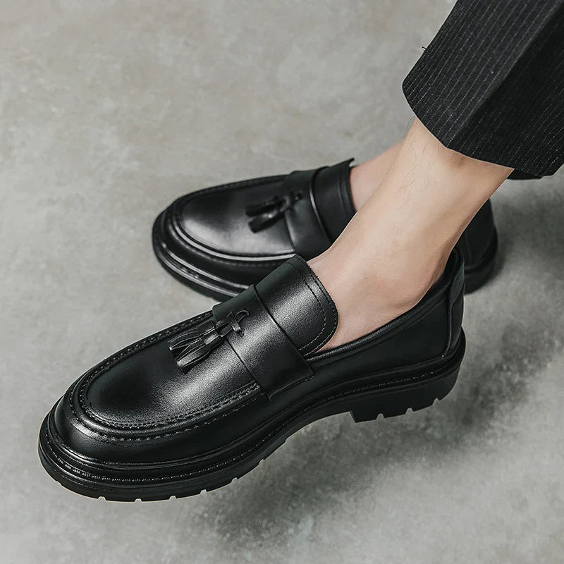 Tassel Loafers Men Platform Thick-soled Formal Business Shoes Slip-on Comfortable Mens Leather Wedding Casual Shoes Oxford Shoes