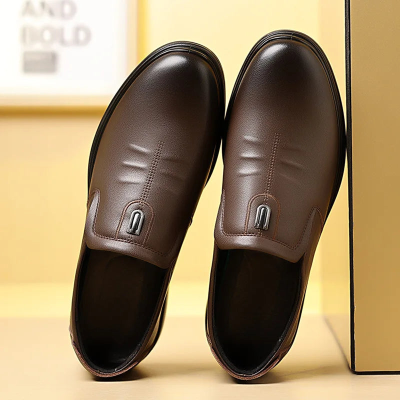 Spring Autumn New Designer Loafers for Men Solid Color Fashion Business Casual Shoes Male Soft Sole British Leather Shoes Man