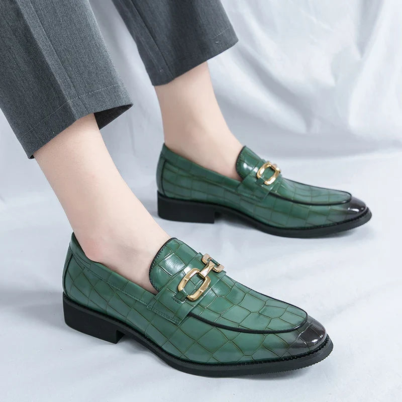 46 plus-size Metal Pressed Floral Loafers 2024 new merchant leather shoes men's casual pressed plaid leather pointy