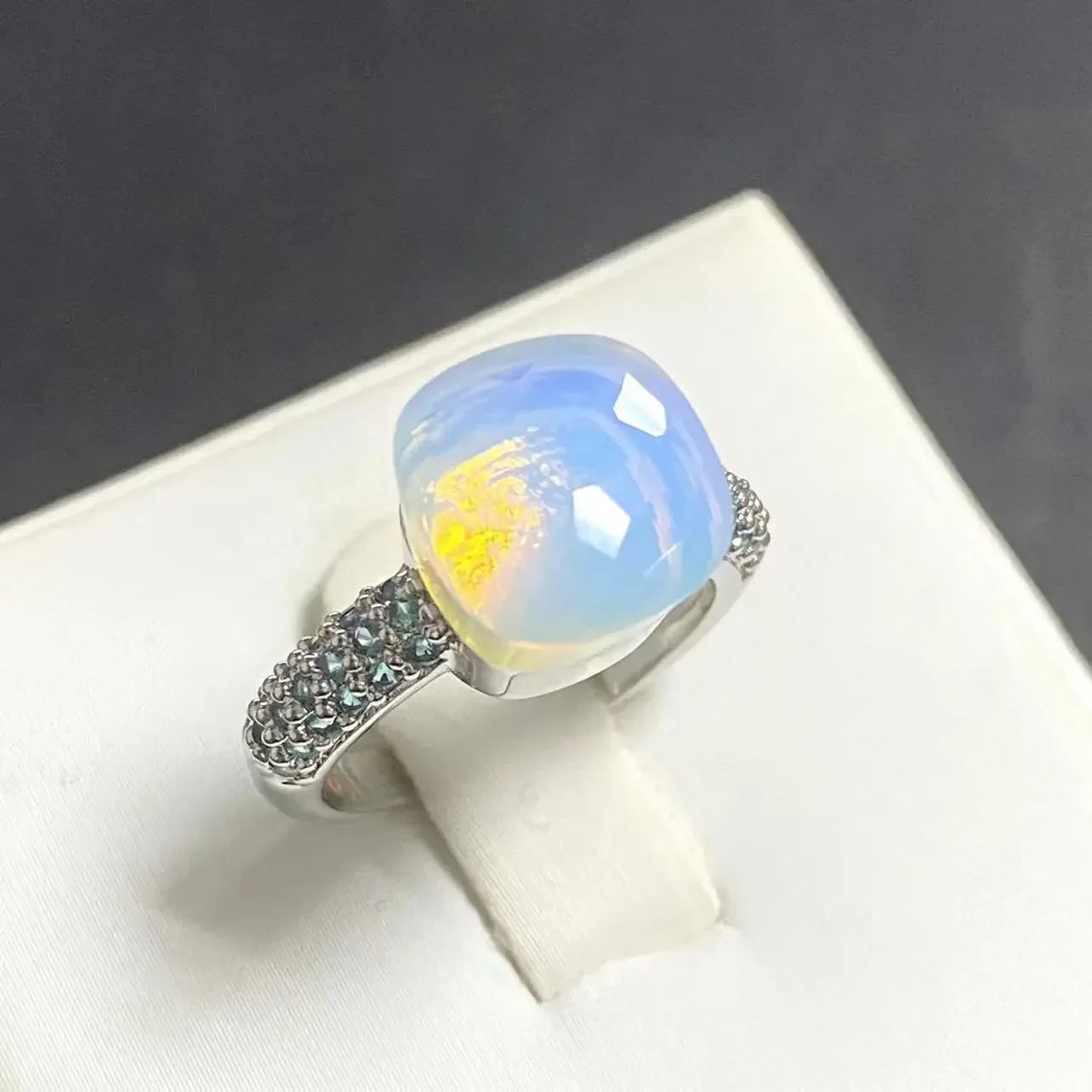10.6mm Classic Ring for Women Light Blue Zircon Blue Topaz Candy Water Drop Crystal Ring Platinum Plated Jewelry Gift