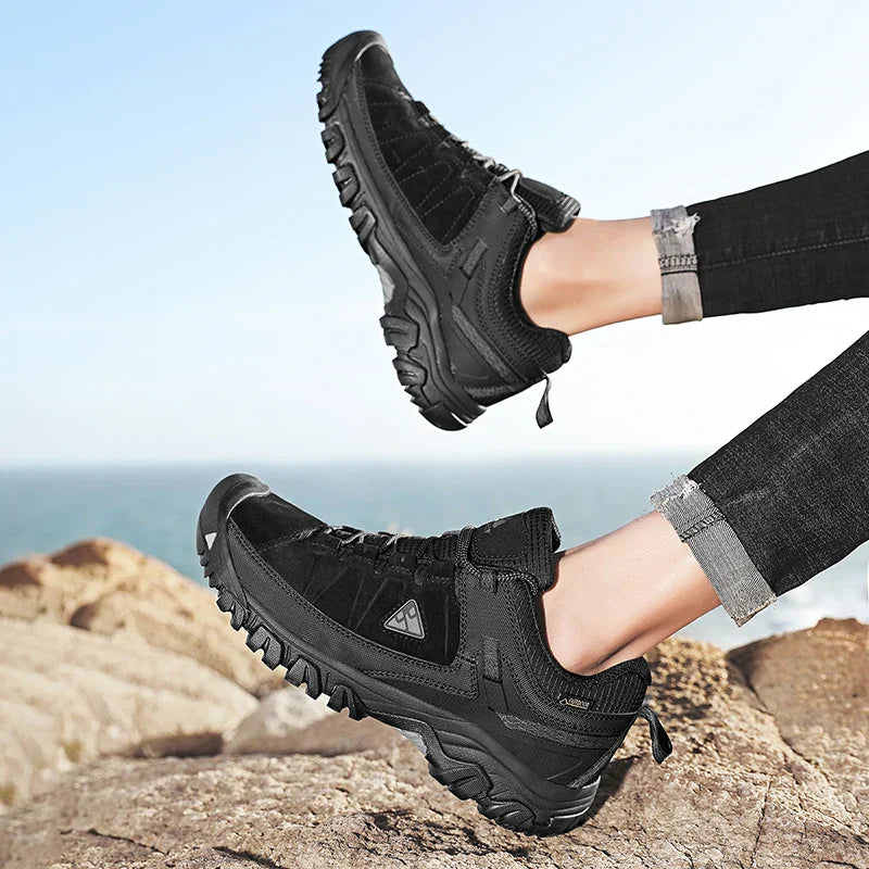 High Quality Men Hiking Shoes Durable Leather Climbing Shoes Outdoor Walking Sneakers Rubber Sole Factory Outlet